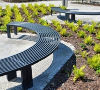 Радиусная садово-парковая скамья из металла Лагуна
